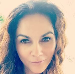 Meet your Posher, Raquel